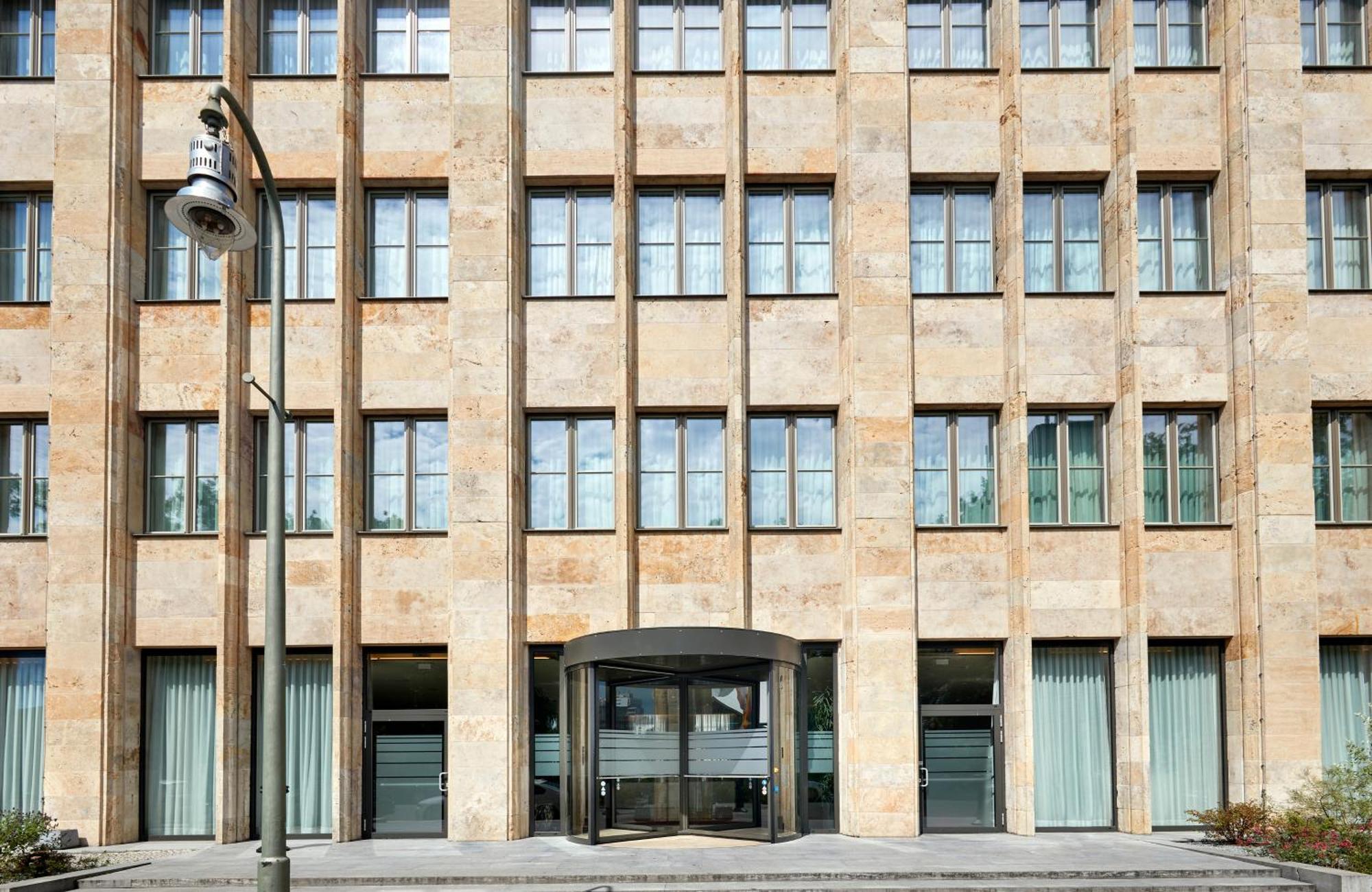 Hotel Berlin Potsdamer Platz By Leonardo Hotels Berlim Exterior foto