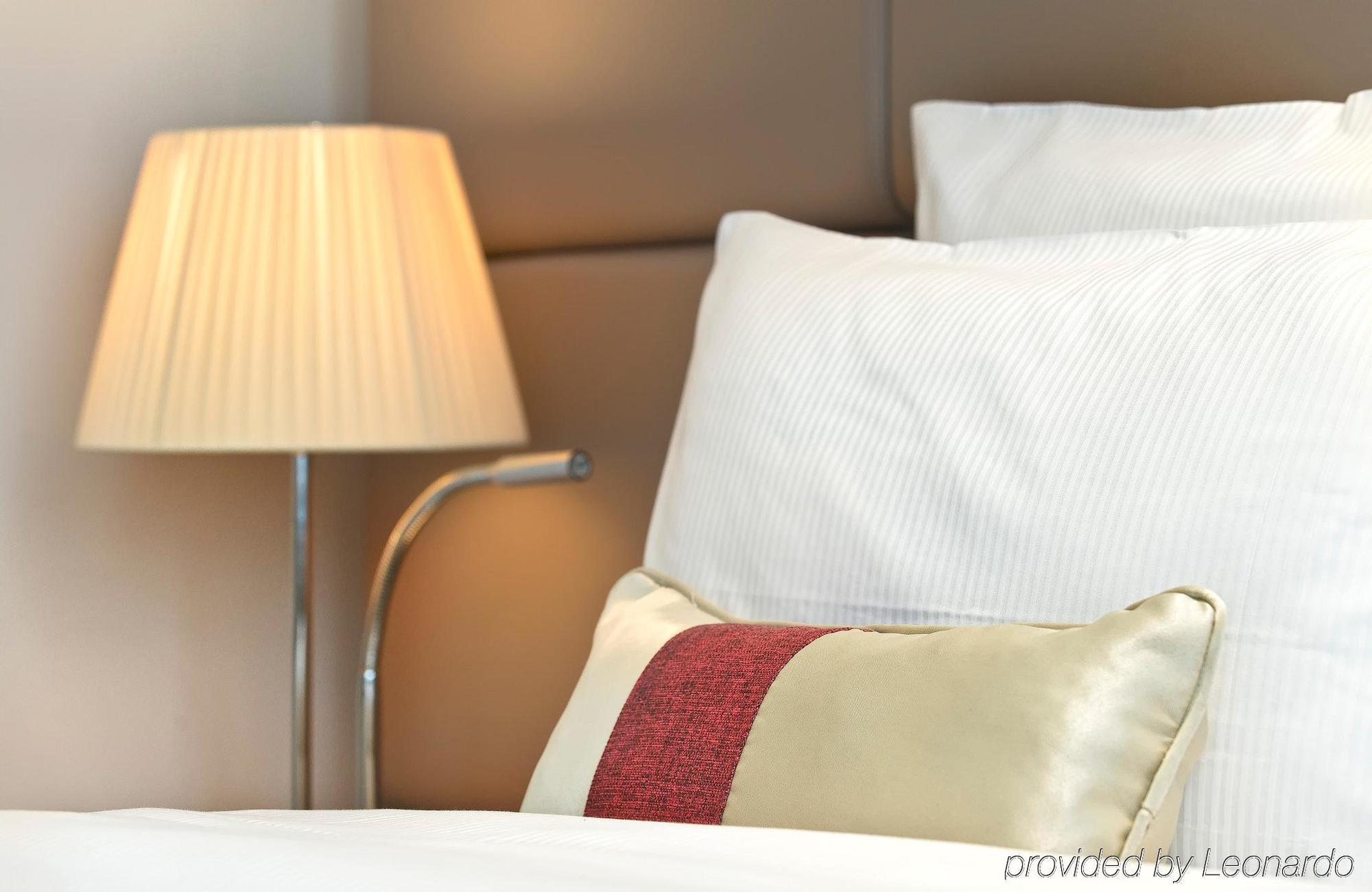 Hotel Berlin Potsdamer Platz By Leonardo Hotels Berlim Exterior foto