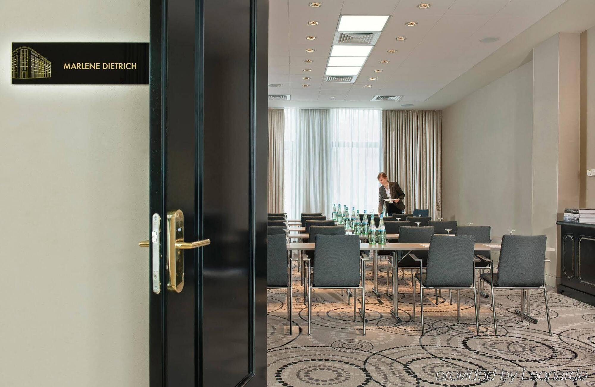 Hotel Berlin Potsdamer Platz By Leonardo Hotels Berlim Exterior foto